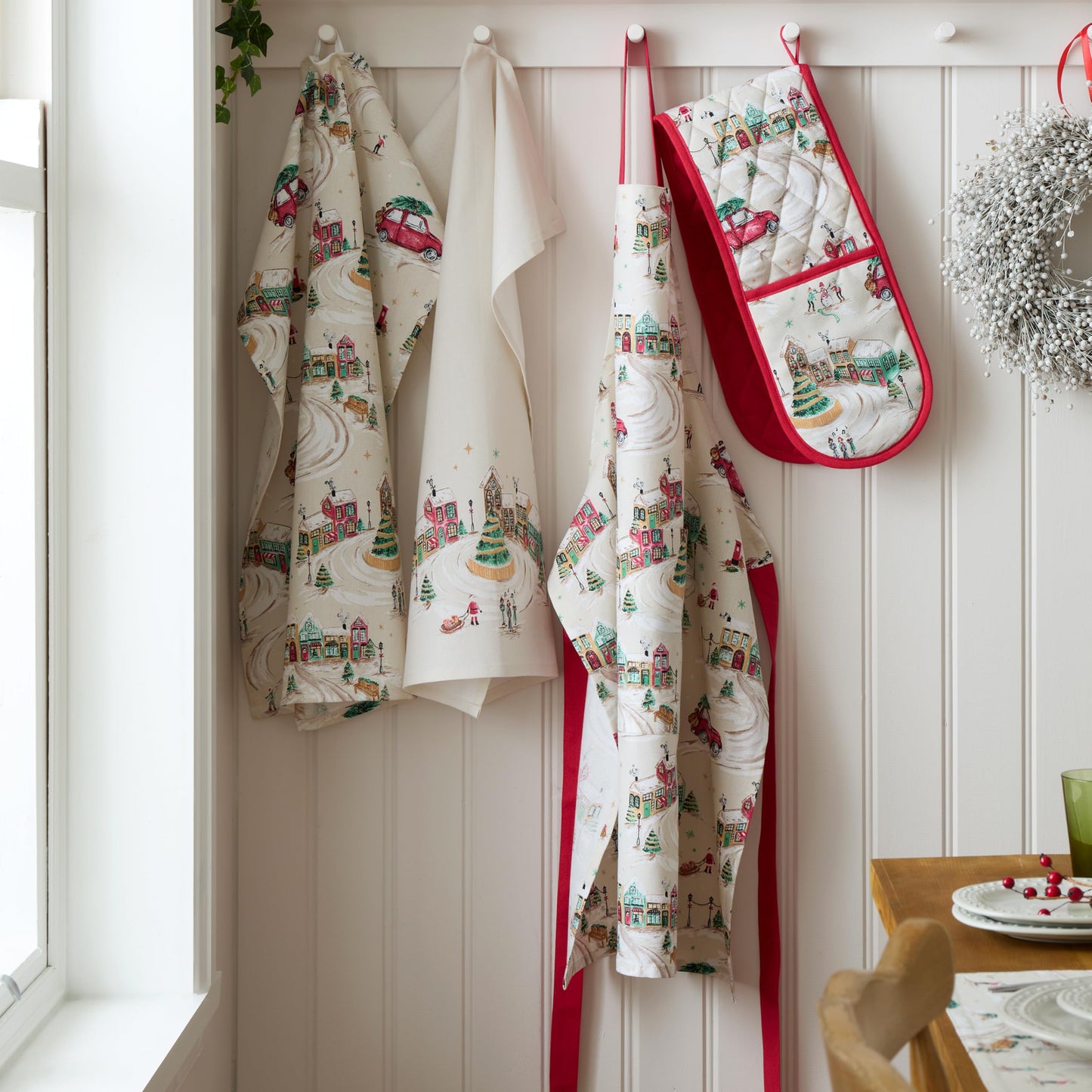 Catherine Lansfield Christmas Town Cotton 50x75cm Kitchen Tea Towel Pack of 4 Natural
