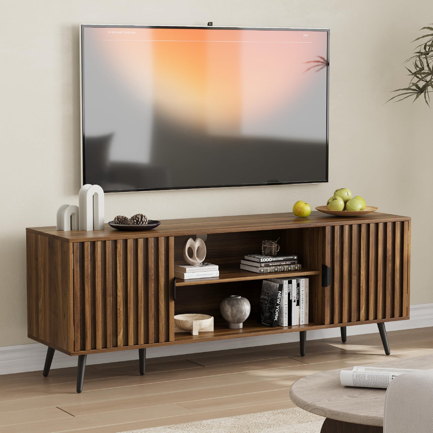 Smart FENDEE 135cm TV Stand, TV Console for TV up to 55 Inch, Mid Century Modern Entertainment Center with Fluted Doors and Adjustable Shelf for