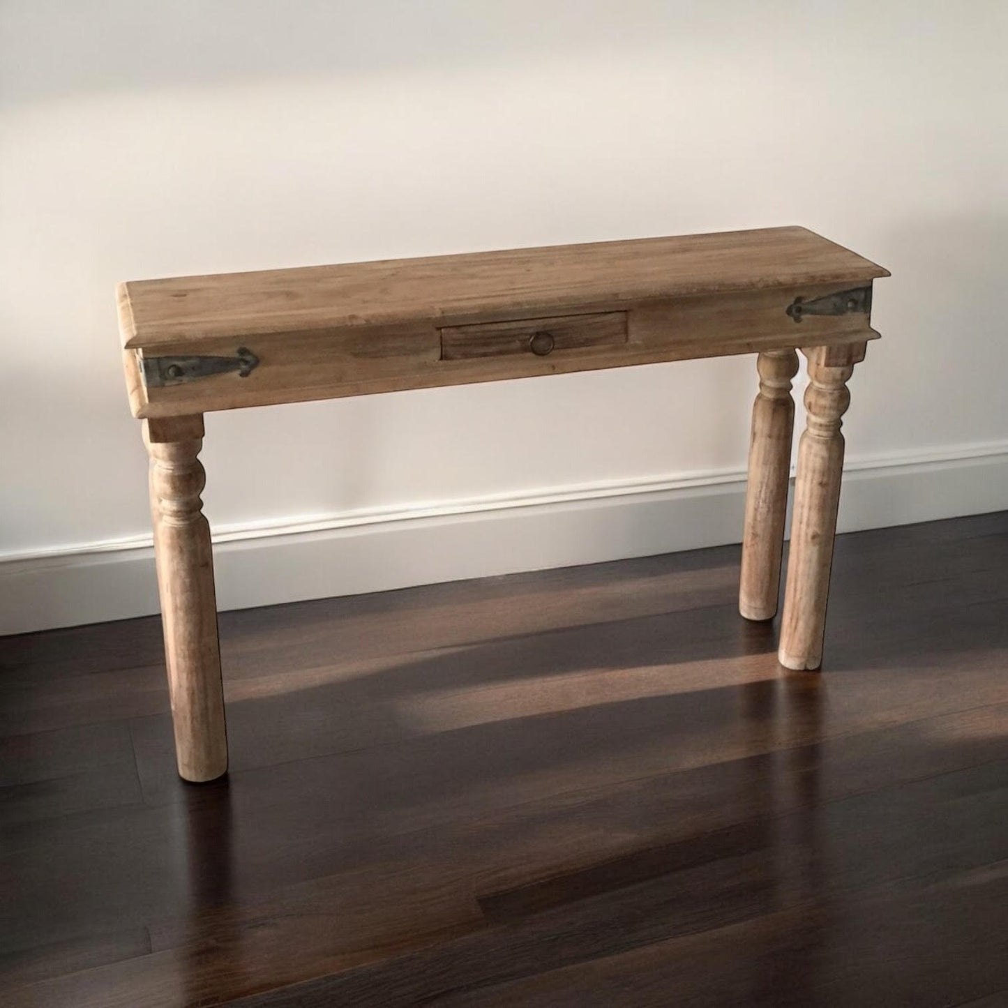 AcaciaHome Durable and Elegant Wooden Console Table – Stylish & Modern, Perfect for Entryways & Living Rooms with Spacious Storage & Elegant Design, Ideal for Home Décor, Office Spaces