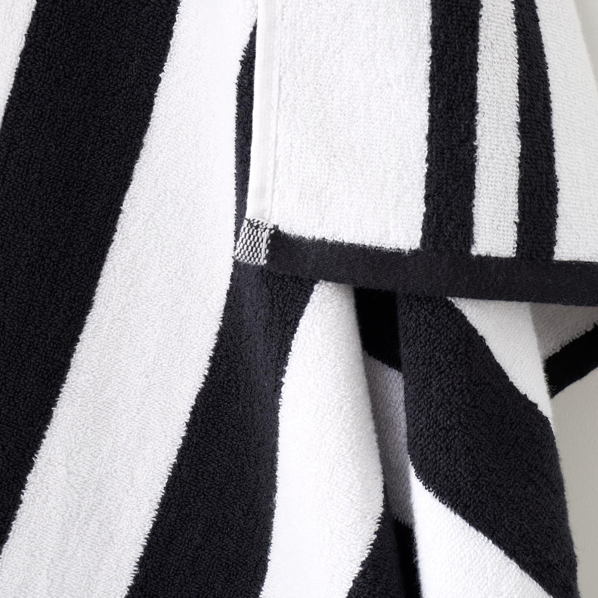 Bianca Reversible Stripe 70x127cm Cotton Jacquard Bath Towel Black