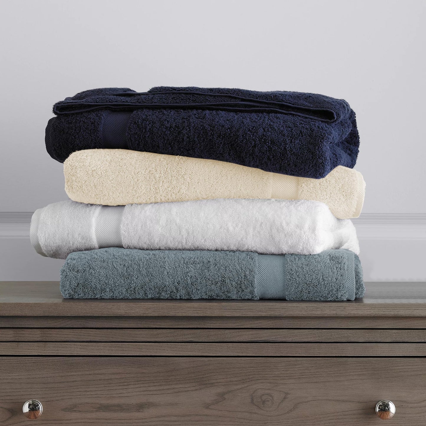 Delara 100% Organic Cotton Towels 650 GSM Plush Feather Touch Quick Dry Bath Towel, Pack of 4 GOTS Certified, Oeko-Tex Green Certified
