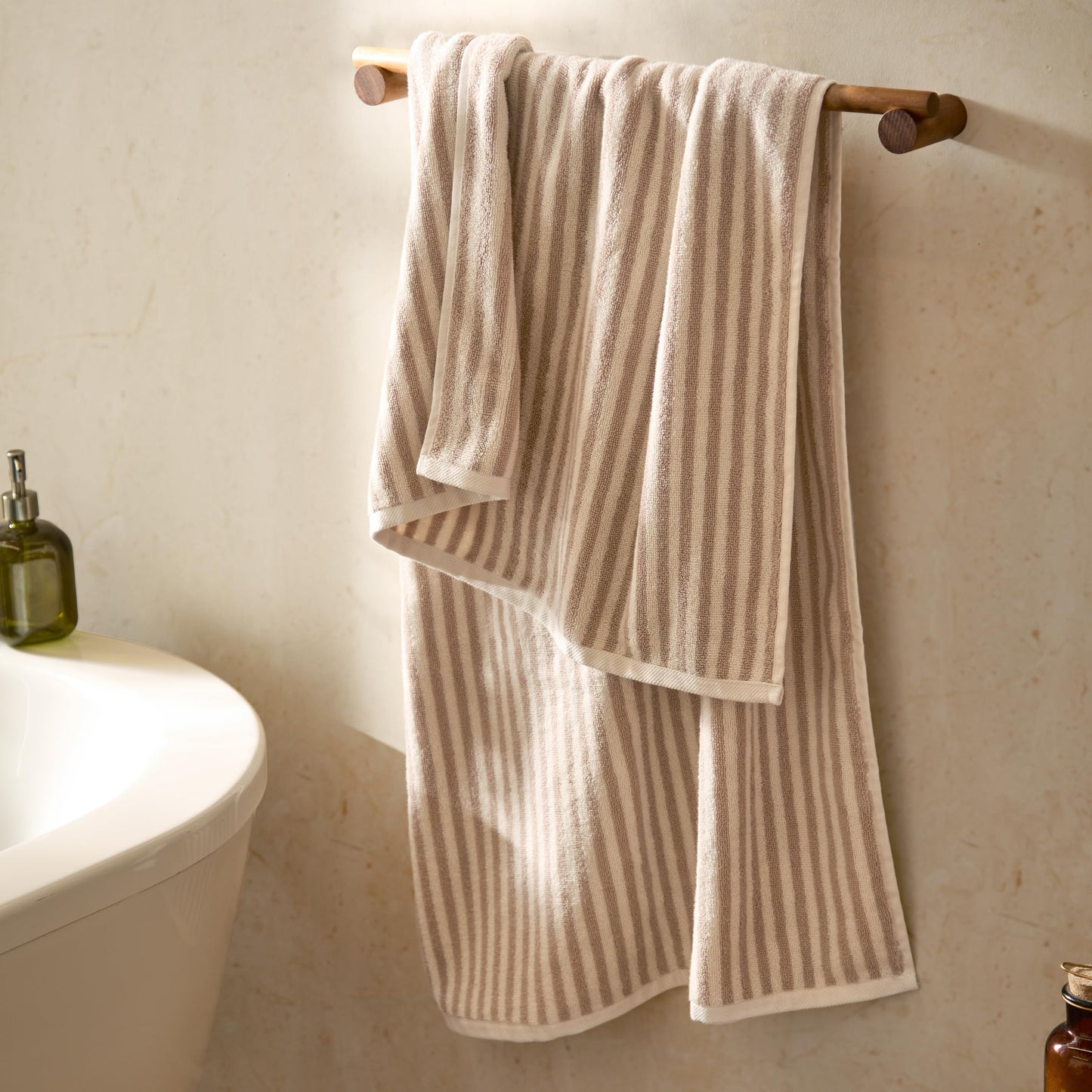 Yard Hebden Striped Cotton Terry Bath Towel (Natural, 70 x 130 cm)