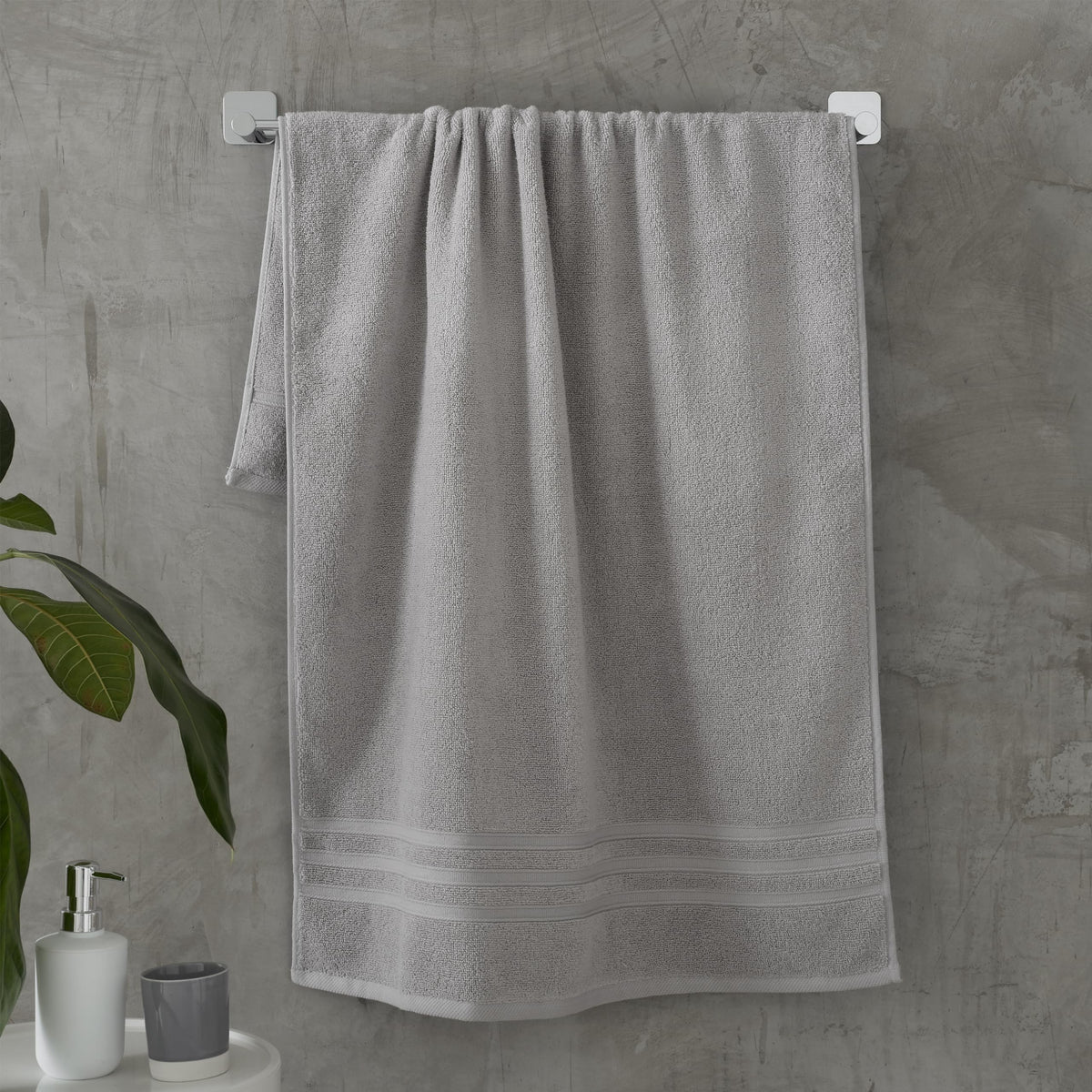 Catherine Lansfield Zero Twist Cotton 70x120cm Bath Towel Silver Grey