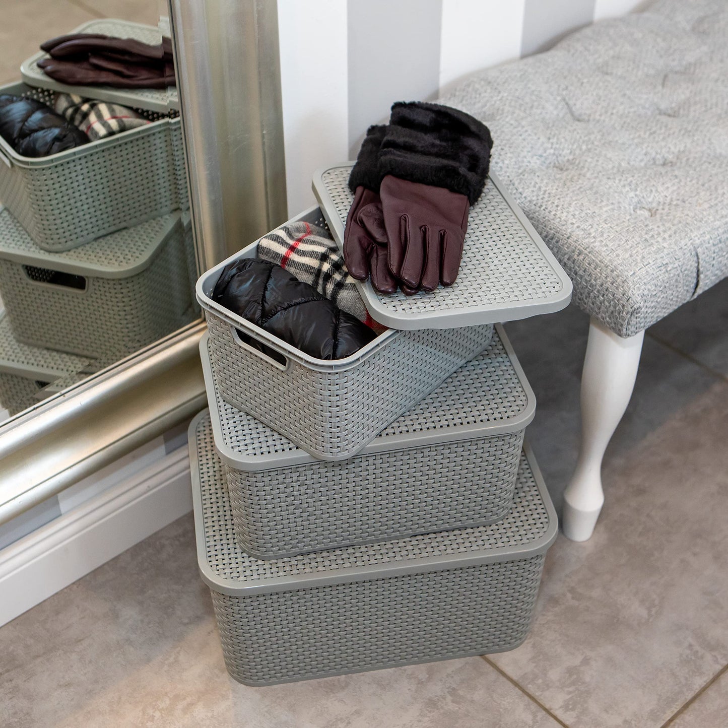 BranQ - Home essential Set of 2 baskets with lid in rattan design, size S 7 L, BPA free, PP plastic, light gray, 28.5 x 19.5 x 12.9 cm, 2 pieces, S
