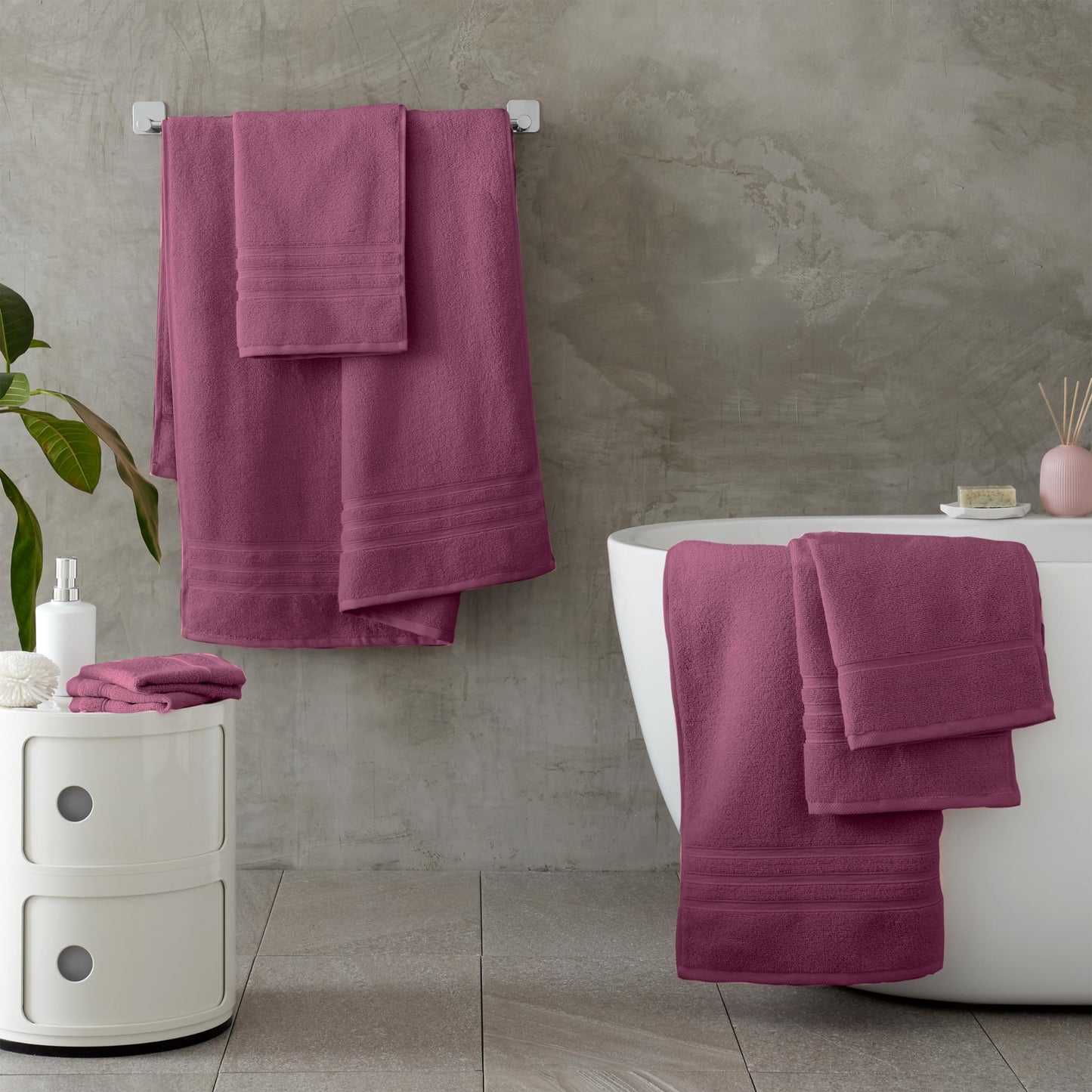 Catherine Lansfield Zero Twist Cotton 70x120cm Bath Towel Raspberry