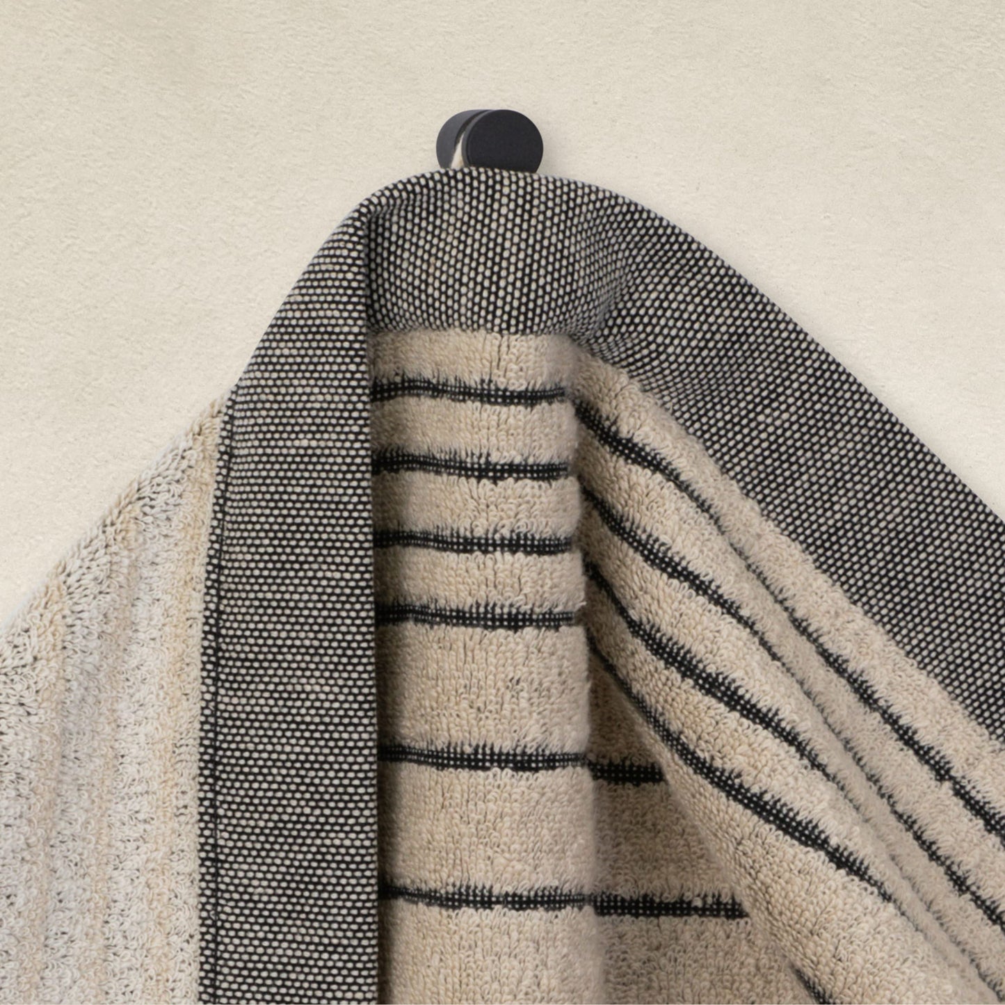 Möve Eden bath towel 80 x 150 cm, 80% cotton / 20% linen, nature/black