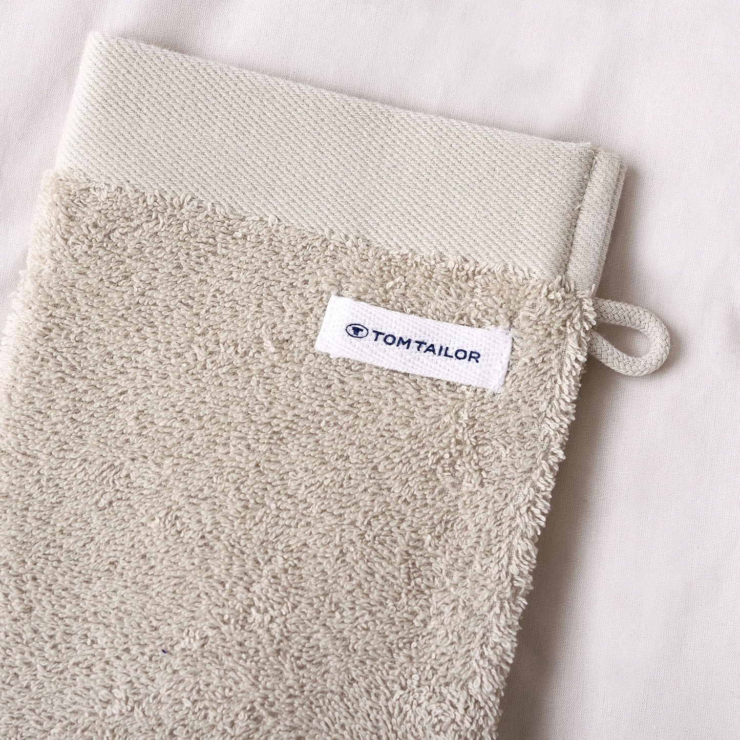Herding Tom Tailor Wash Mitts Set of 6 16 x 21 cm 100% Cotton Terry Cloth with Hanger and Label with Logo, Colour Bath Towel Beige (Sunny Sand)