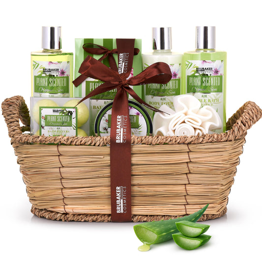 BRUBAKER Cosmetics Bath and Shower Set Aloe Vera - 11-Piece Gift Set in Wicker Basket