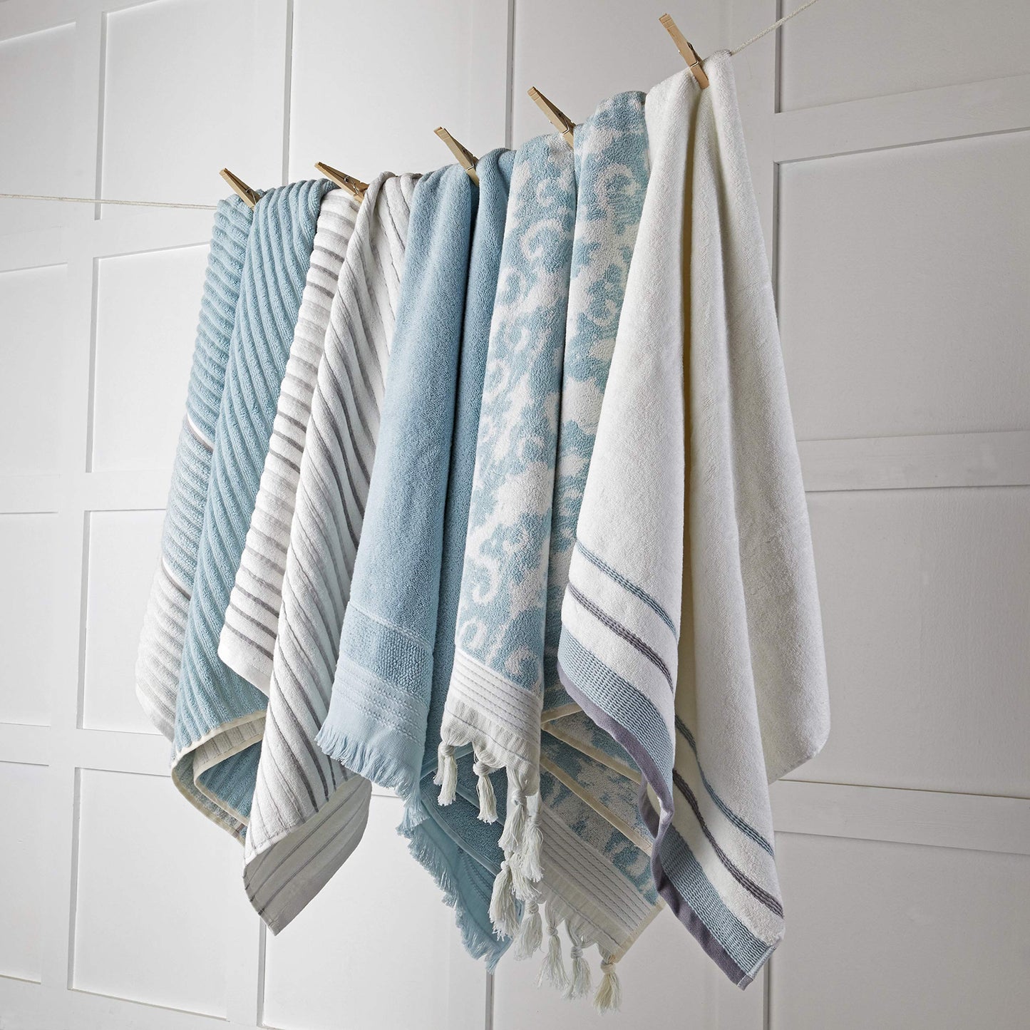 SKL Home by Saturday Knight Ltd. Planet Ombre Bath Towel, Aqua