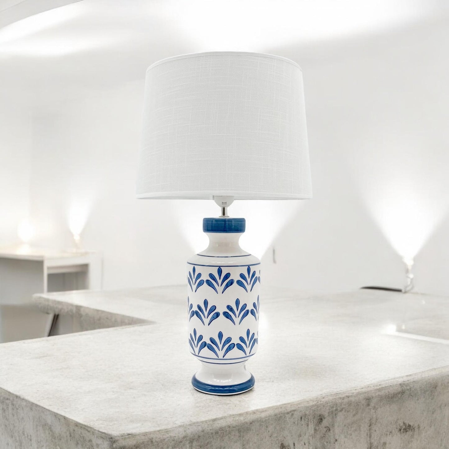Elegant and Traditional Floral Ceramic Table Lamp – Oriental-Inspired Design with Drum Shade, Energy-Efficient 240V Lighting for Bedrooms, Living Rooms, Studies, or Dining Areas Décor (58cm)