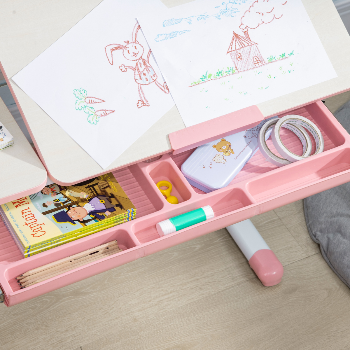 HOMCOM Kids Desk and Chair Set with Storage Shelves, Washable Cover - Pink