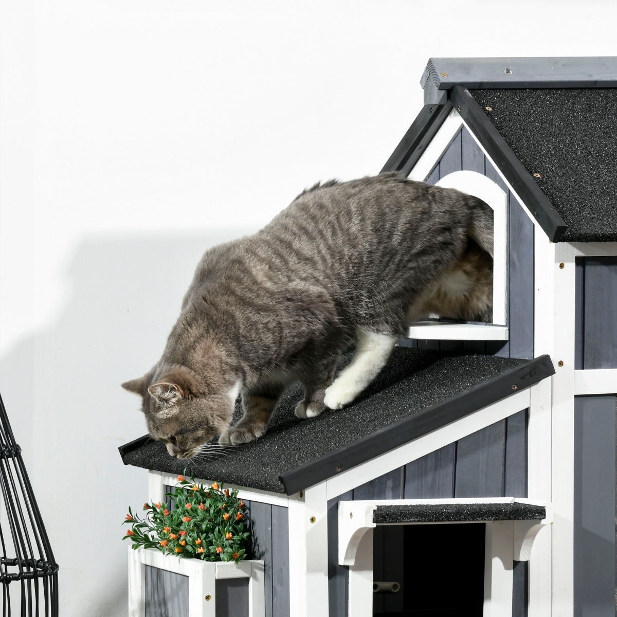 PawHut�Wooden�Cat�House�Outdoor w/ Flower Pot,�Window, Multiple�Entrances