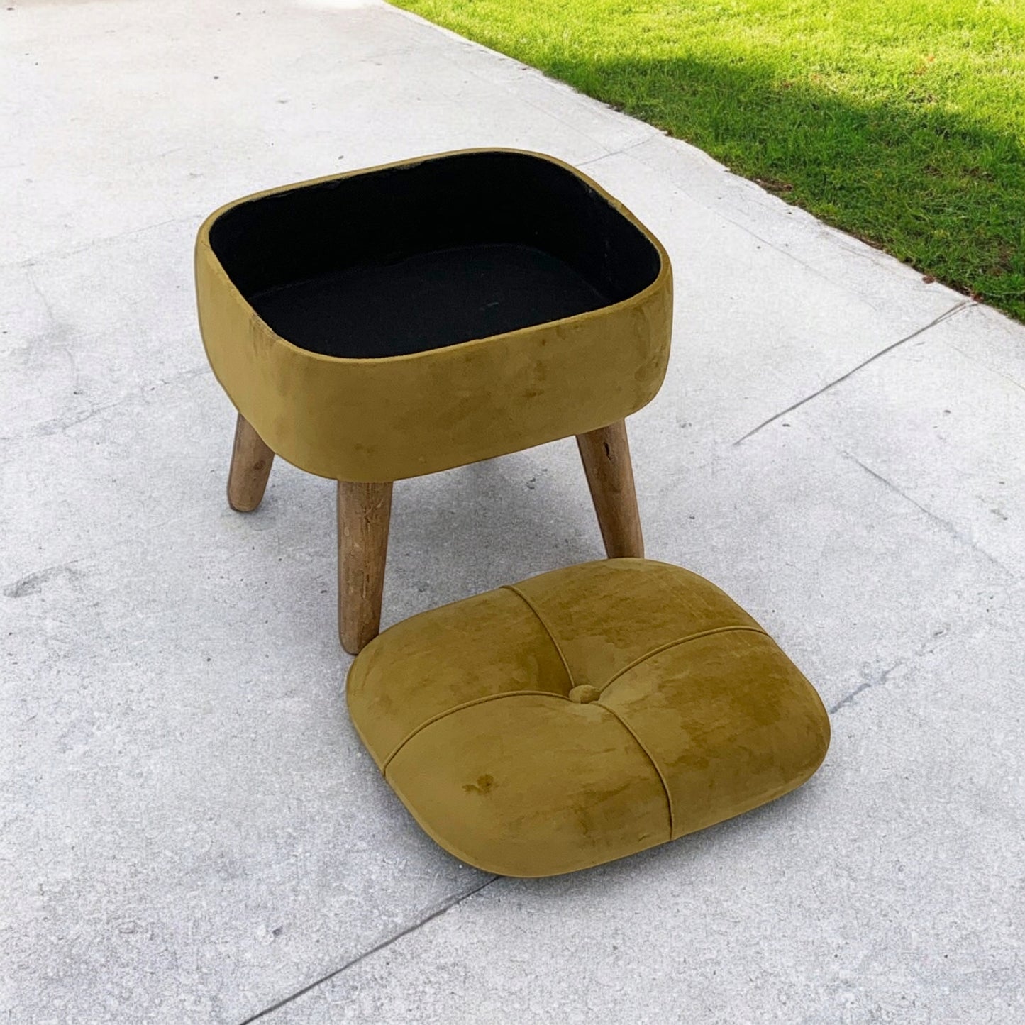 AcaciaHome Stylish & Durable Living Velvet Ottoman Footstool with Lift-Up Storage, Round Design, Traditional Pattern, Comfortable Medium Firmness for Living Room, Office or Lounge (Yellow, Round)