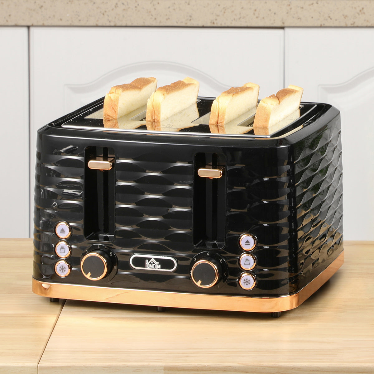 HOMCOM Four-Slice Rippled Toaster - Black