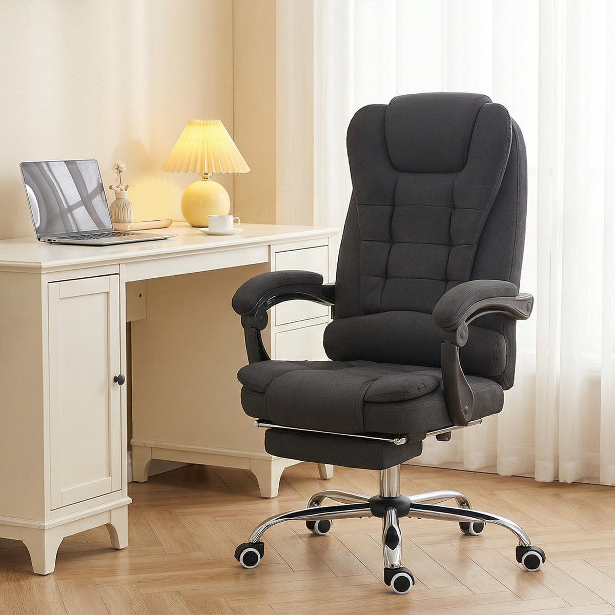 Vinsetto Six-Point Massage and Heated Office Chair with 135°Recline Back - Black