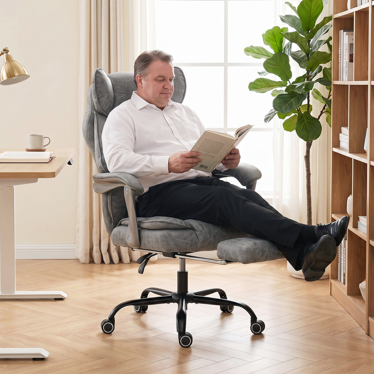 HOMCOM Executive Office Chair, Leathaire Big and Tall Office Chair 180 kg with Wide Seat, Reclining, Lumbar Support, Grey