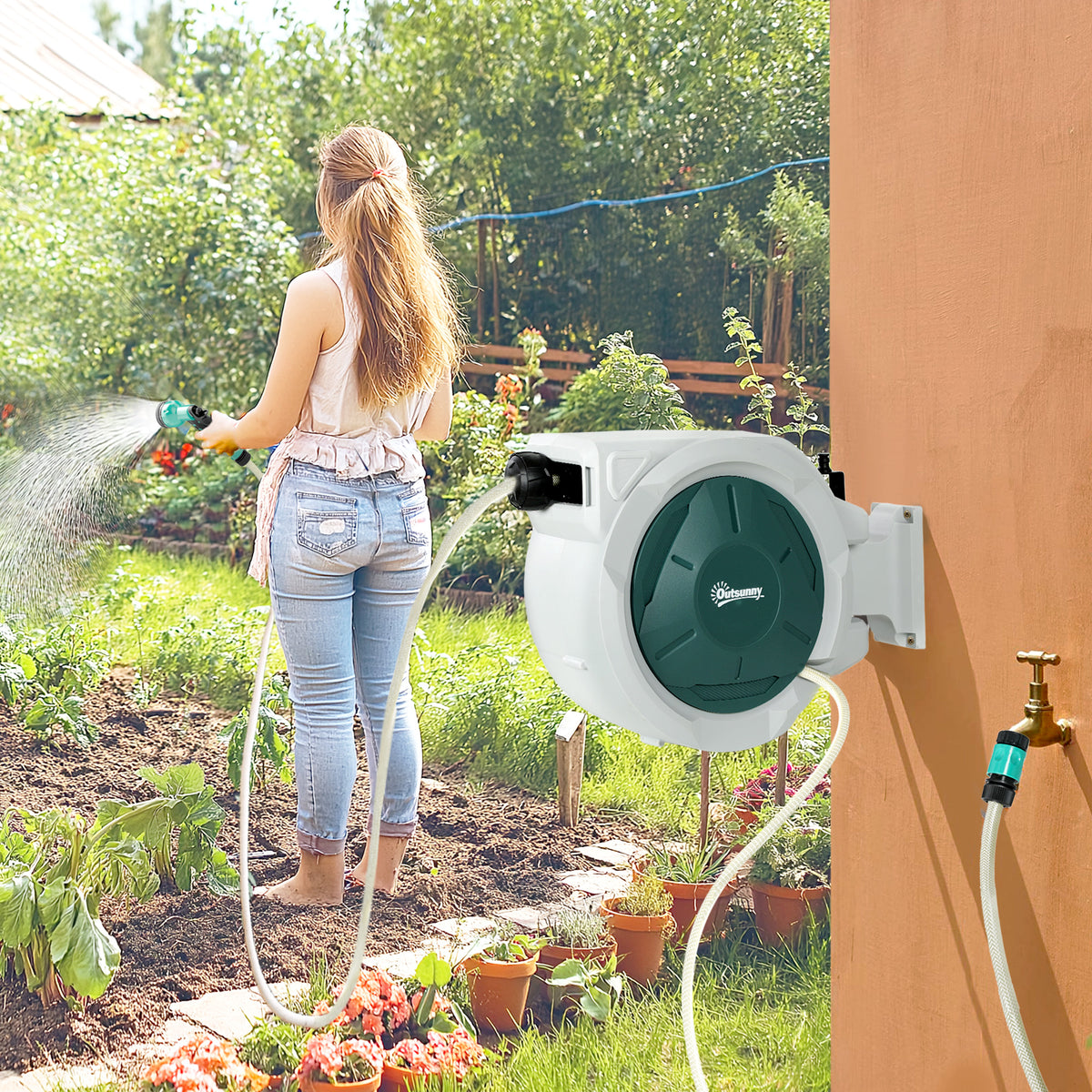 Outsunny Retractable Hose Reel Wall Mounted, 20+2m Garden Hose Pipe Reel with Lock, Auto Rewind, 7 in 1 Spray Nozzle, Includes Wall Fixings, 180° Swivel, Outdoor Watering, 54 x 20 x 39 cm, Light Grey