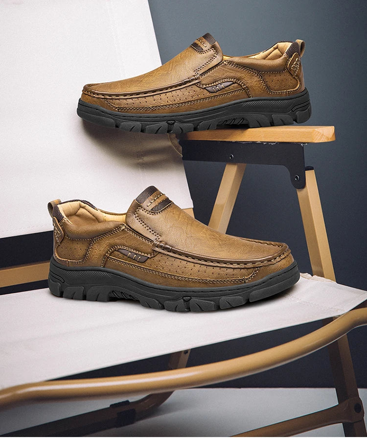 CLOHOOMen's Casual Loafers Handmade Breathable Leather Shoes with Thick Rubber Sole Comfortable Footwear Classic Hand Sewn Seams