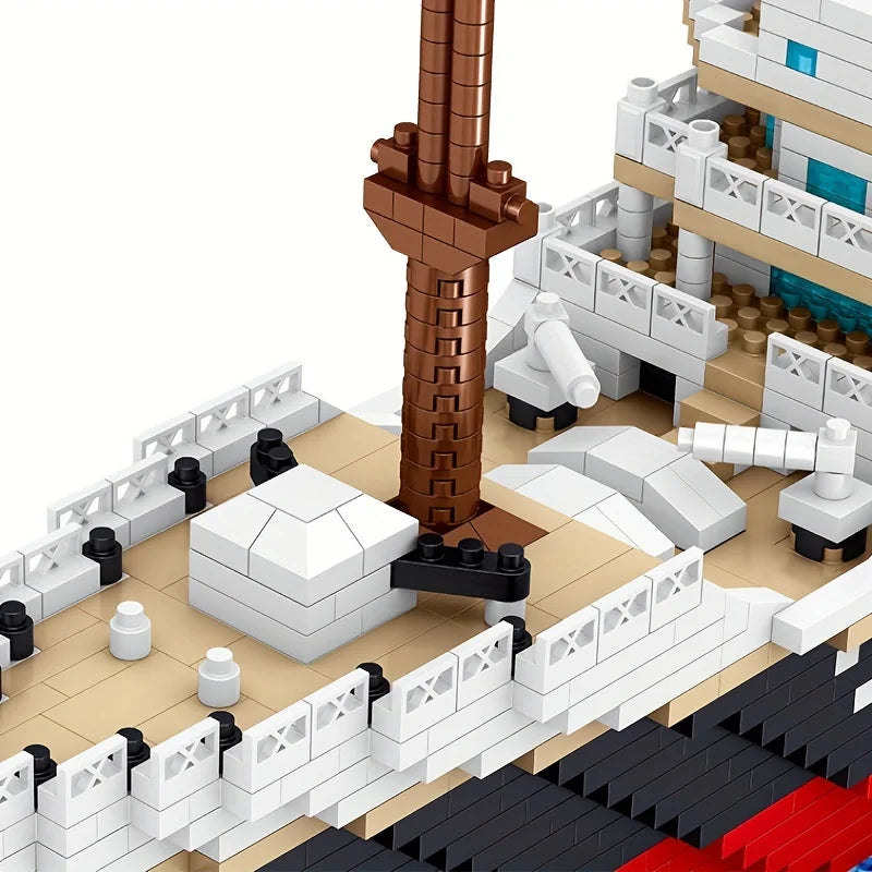 4404PCS Titanic Building Blocks Cruise Ship Mini Assemble Bricks Model DIY Toys Kits Desktop Decoration Holiday Gifts For Adult
