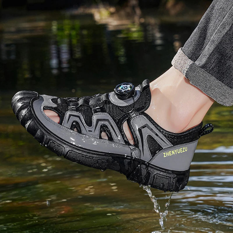Outdoor River Tracing Shoes for Men, Hollow Breathable Anti-Smash Toe Protection Sandals, Non-Slip and Wear-Resistant, Summer Water Sports and Leisure Shoes