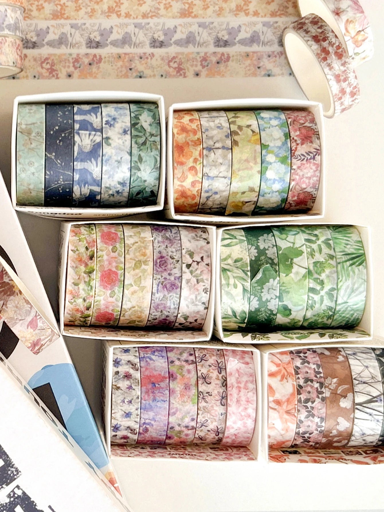 5 rolls of boxed romantic flower handbook tape, cute DIY fresh decorative washi tape for students, a must-have gift for students