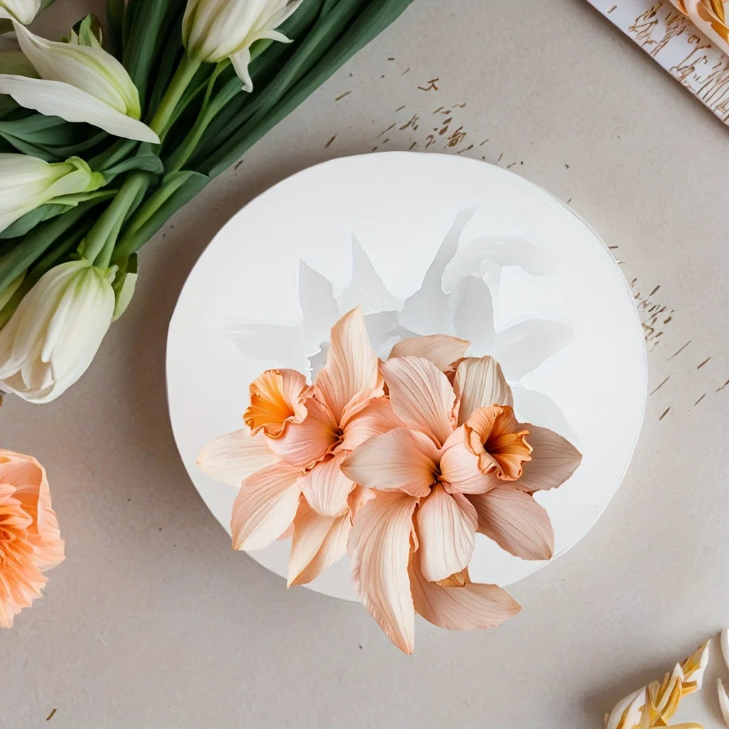 1-Cavity Rose Flower Mold - Non-Stick Silicone Mold for Candles, Soap, Plaster, and Aromatherapy - Easy to Demold, Reusable Floral Mold, Suitable for DIY Home Decor, Weddings, Parties - Suitable for Beginners and Professional