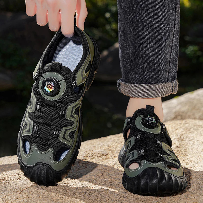 Outdoor River Tracing Shoes for Men, Hollow Breathable Anti-Smash Toe Protection Sandals, Non-Slip and Wear-Resistant, Summer Water Sports and Leisure Shoes