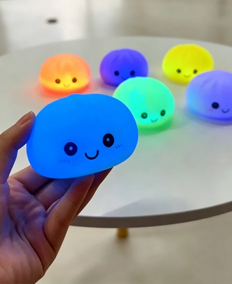 Healing silicone dumpling night light, pressable 6-color gradient LED light, office desktop stress relief gadget