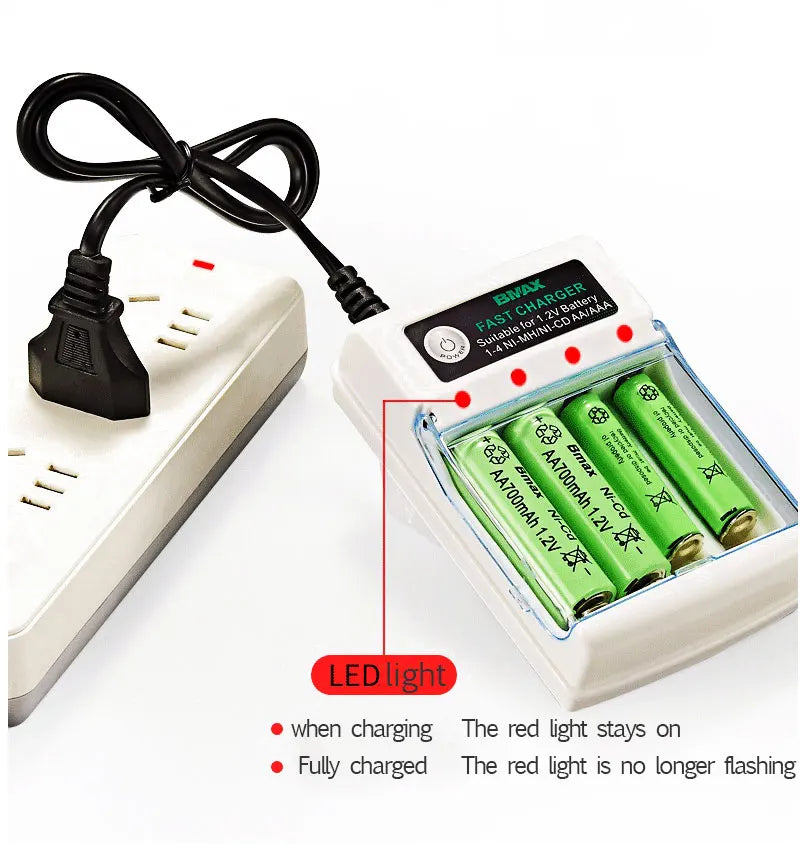 AA  / AAA Battery Charger 2 4 Slots AC 110V 220V For NI-MH /NI-CD AA  AAA Charging 1.2V Rechargeable Battery Charger
