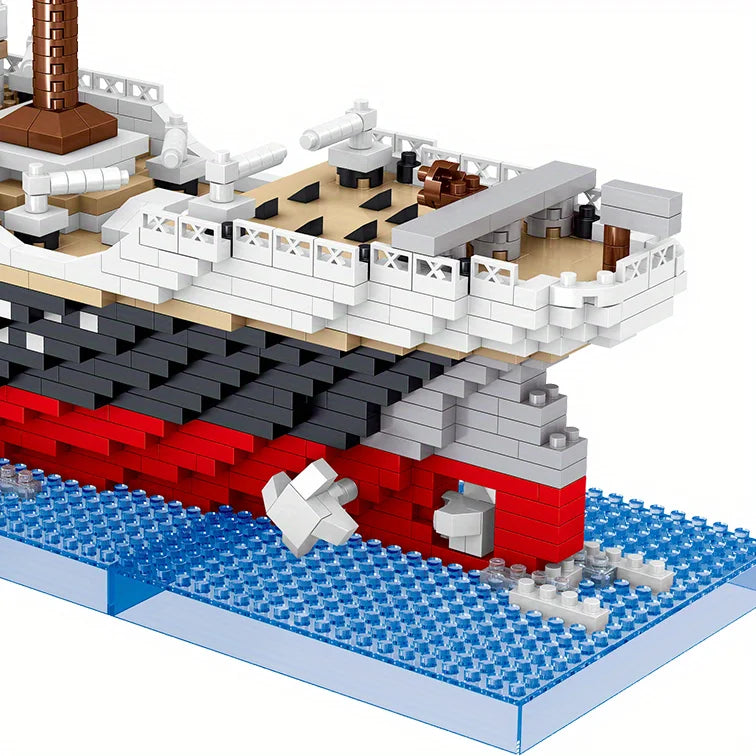 4404PCS Titanic Building Blocks Cruise Ship Mini Assemble Bricks Model DIY Toys Kits Desktop Decoration Holiday Gifts For Adult