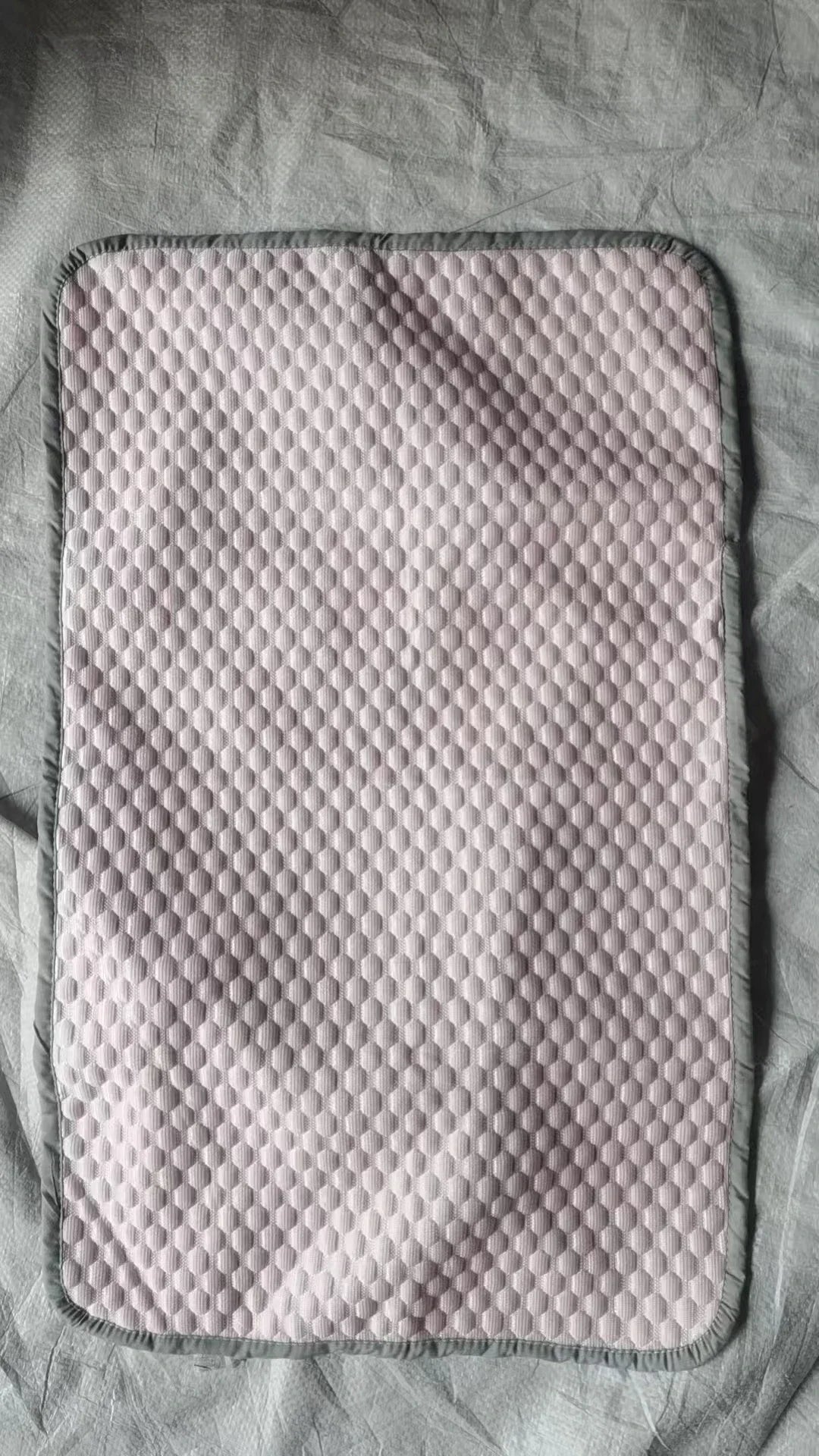 Summer Cooling Pillowcase Solid Color Ice Bean Bean Pillowcase Cool Feeling Air Conditioning Cover Washable  (No Pillow) 48x74cm