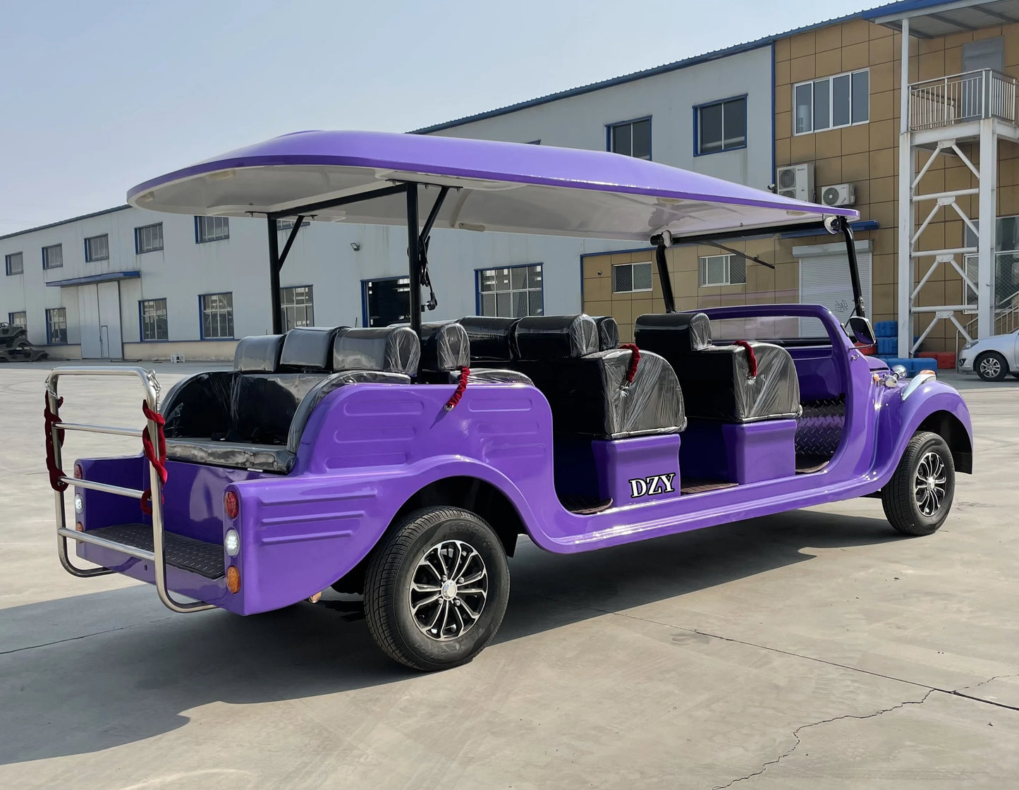 Classic Luxury Retro Electric Car for Adults 4 Wheels Low Speed Special Transportation Vehicle Long Endurance Lithium Battery