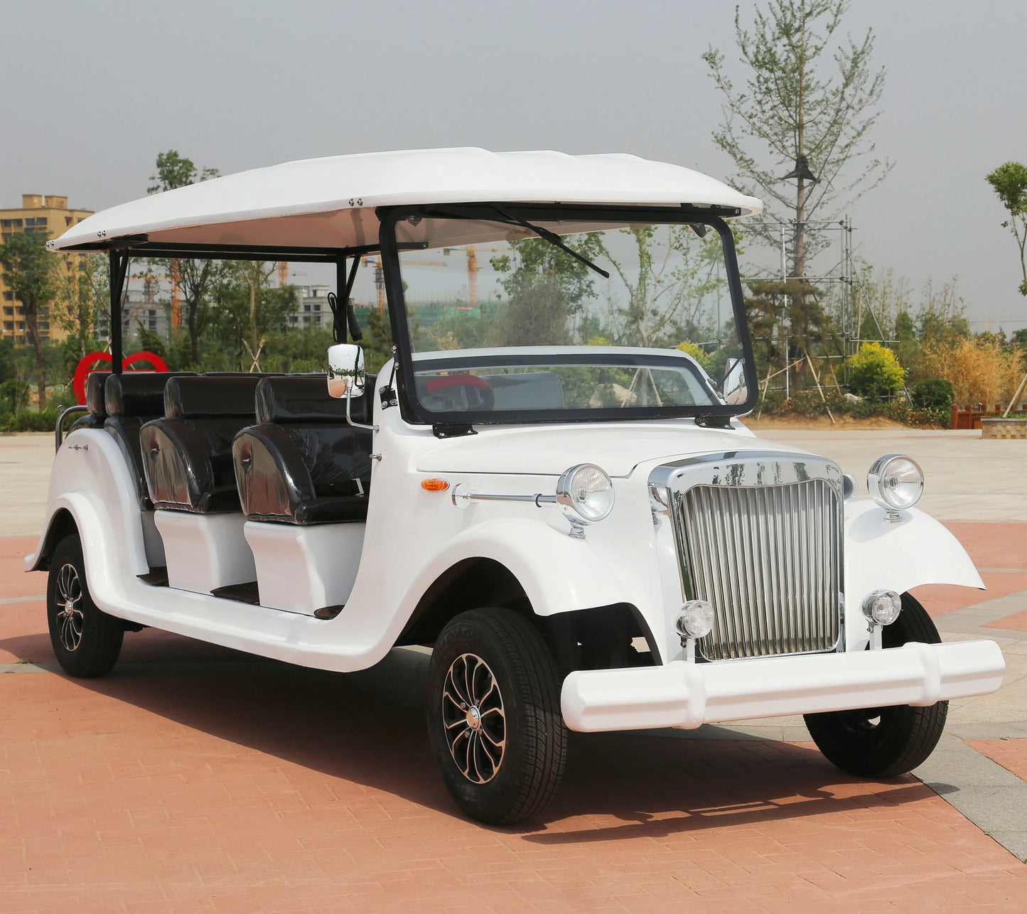 Classic Luxury Retro Electric Car for Adults 4 Wheels Low Speed Special Transportation Vehicle Long Endurance Lithium Battery