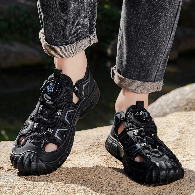 Outdoor River Tracing Shoes for Men, Hollow Breathable Anti-Smash Toe Protection Sandals, Non-Slip and Wear-Resistant, Summer Water Sports and Leisure Shoes