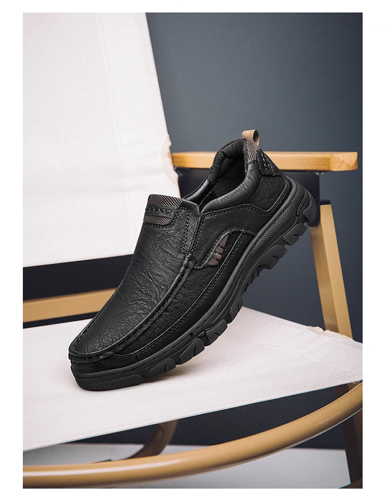CLOHOOMen's Casual Loafers Handmade Breathable Leather Shoes with Thick Rubber Sole Comfortable Footwear Classic Hand Sewn Seams