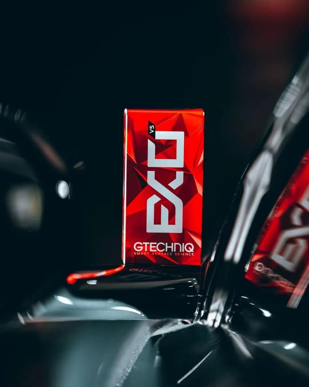 Gtechniq - EXO Ultra Durable Hydrophobic Coating v5 - Protect Your Paint, Add Gloss, Repel Contaminants, Get Rid of Water-Spots