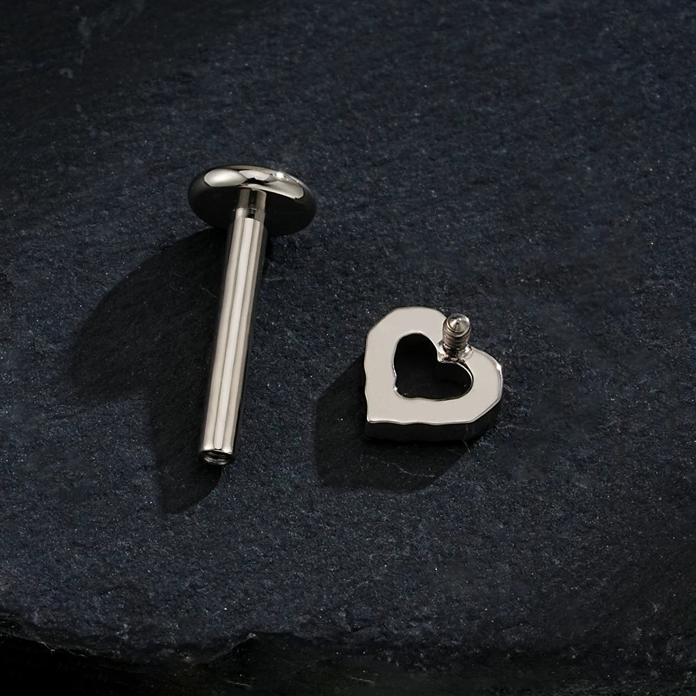 Right Grand ASTM F136 Titanium Mini Heart Cartilage Earring 16G Dainty Flat Back Labret Stud Tragus Helix Piercing Jewelry