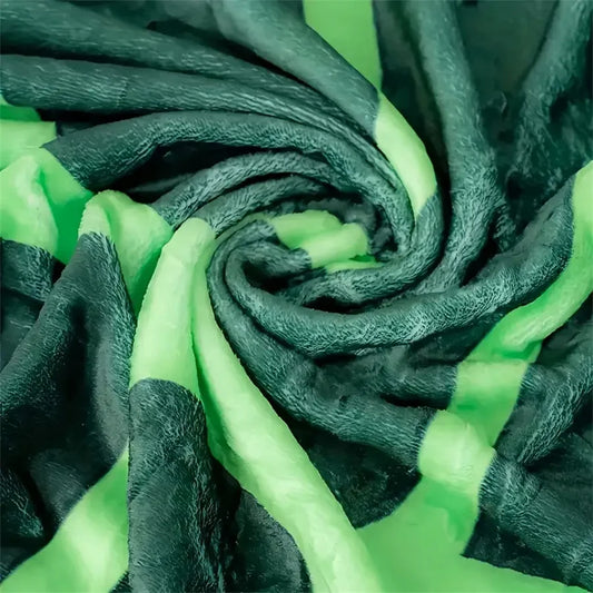 A Whimsical Leaf-Flannel Blanket, a Portable Outdoor Blanket for All Seasons, a Home Tv Blanket, a Leaf Bed Blanket