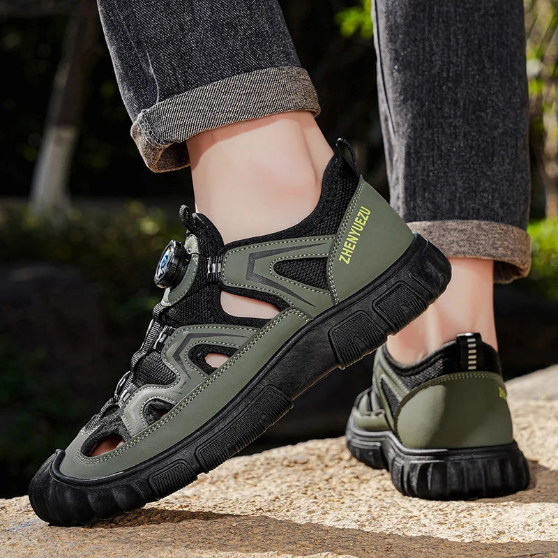 Outdoor River Tracing Shoes for Men, Hollow Breathable Anti-Smash Toe Protection Sandals, Non-Slip and Wear-Resistant, Summer Water Sports and Leisure Shoes