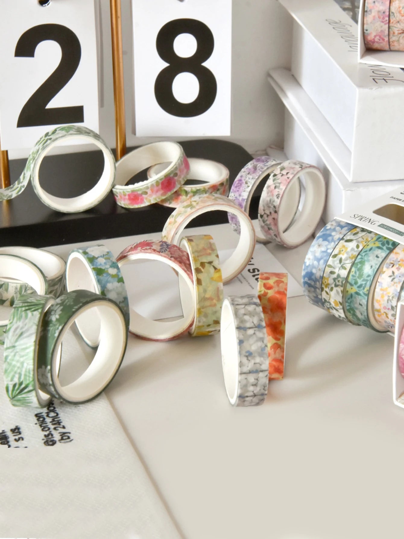 5 rolls of boxed romantic flower handbook tape, cute DIY fresh decorative washi tape for students, a must-have gift for students