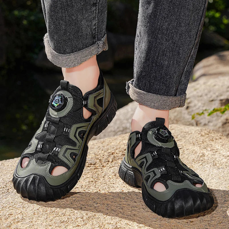 Outdoor River Tracing Shoes for Men, Hollow Breathable Anti-Smash Toe Protection Sandals, Non-Slip and Wear-Resistant, Summer Water Sports and Leisure Shoes
