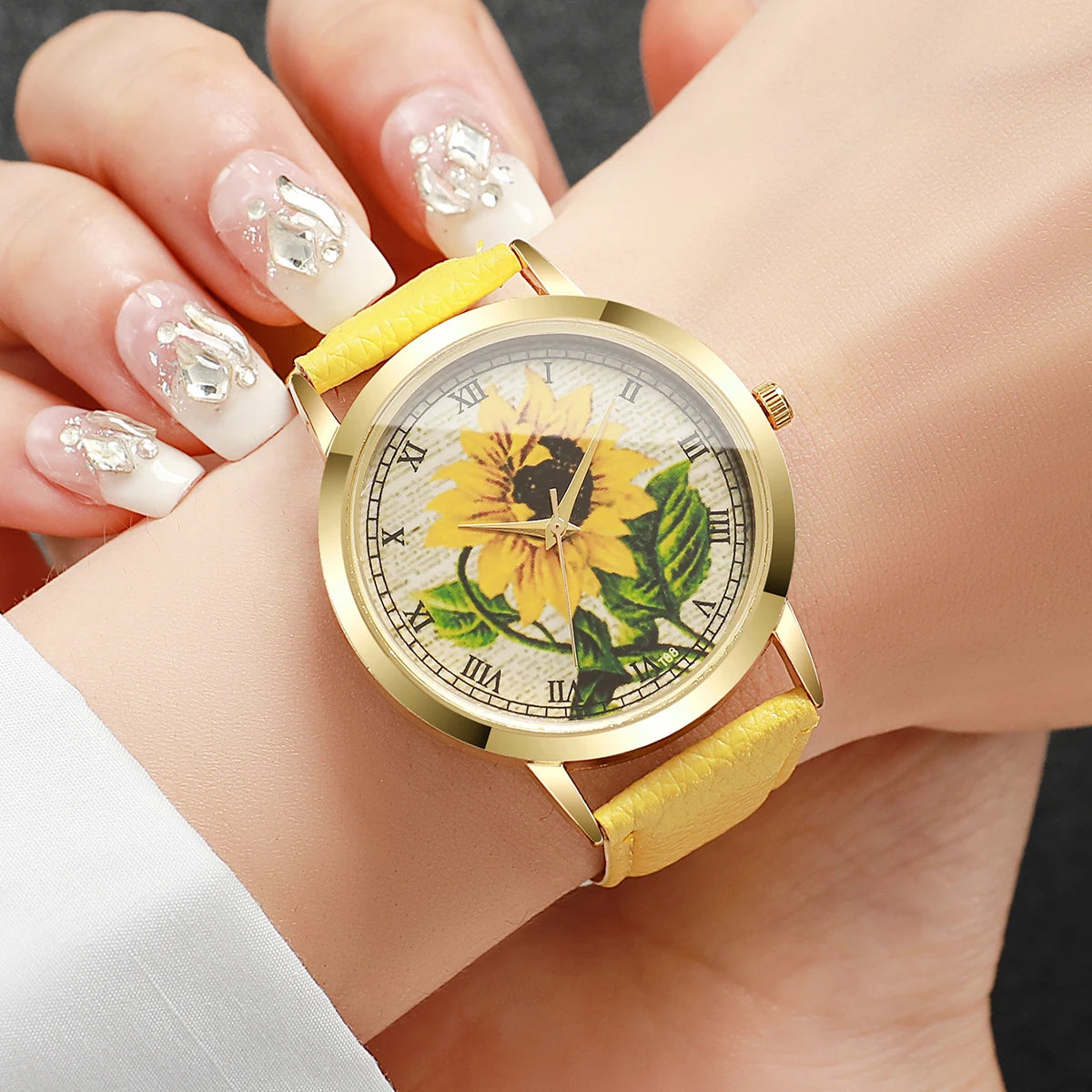 Fashion Flower Roma Dial Women Wristwatch Casual Leather Strap Quartz Watches For Ladies Clock Reloj Mujer（Without Box）
