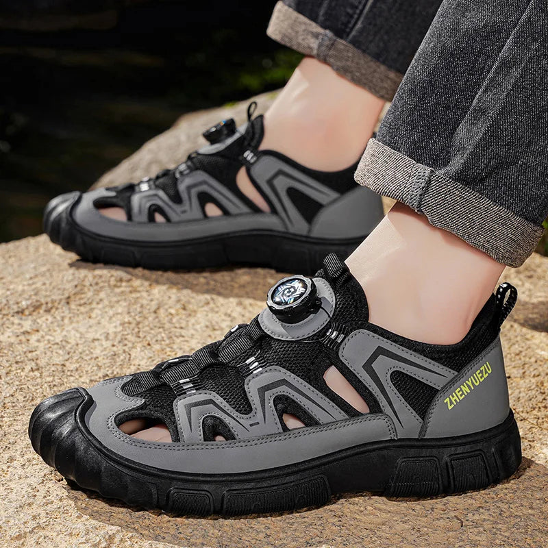 Outdoor River Tracing Shoes for Men, Hollow Breathable Anti-Smash Toe Protection Sandals, Non-Slip and Wear-Resistant, Summer Water Sports and Leisure Shoes