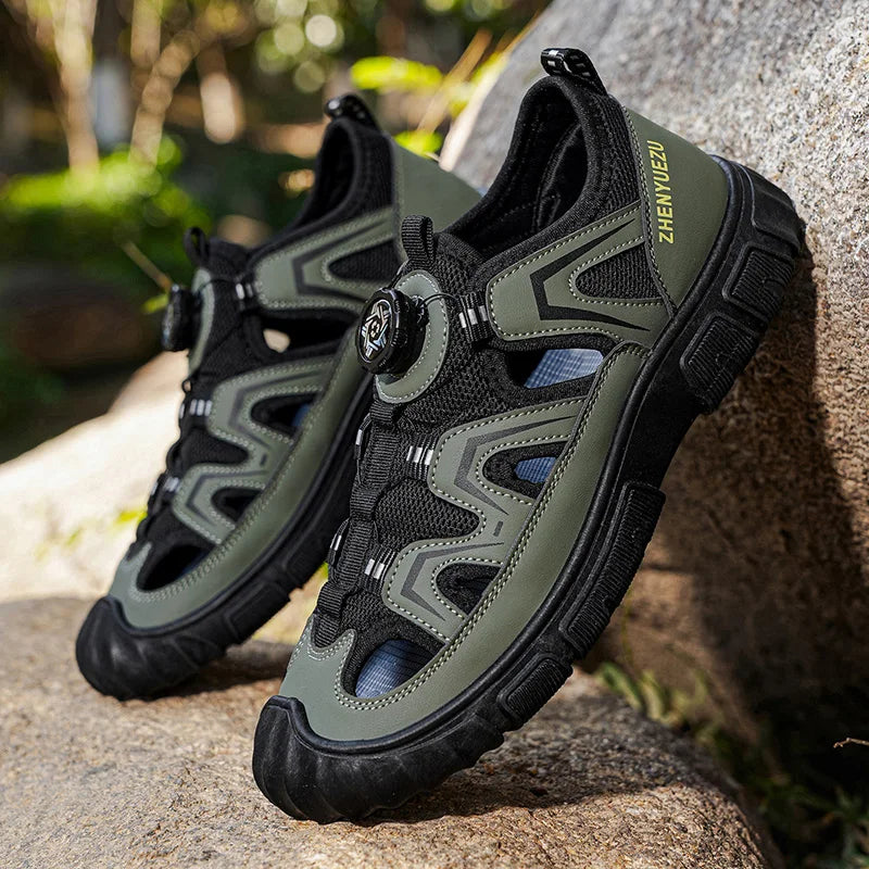 Outdoor River Tracing Shoes for Men, Hollow Breathable Anti-Smash Toe Protection Sandals, Non-Slip and Wear-Resistant, Summer Water Sports and Leisure Shoes