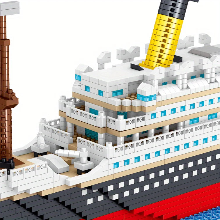 4404PCS Titanic Building Blocks Cruise Ship Mini Assemble Bricks Model DIY Toys Kits Desktop Decoration Holiday Gifts For Adult