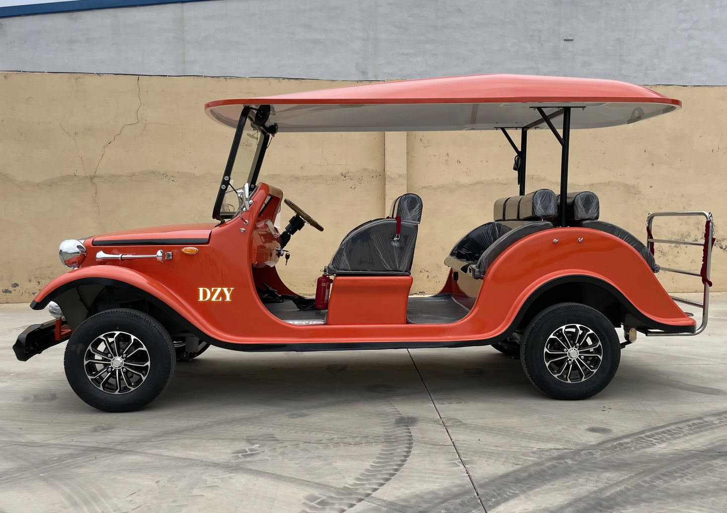 Classic Luxury Retro Electric Car for Adults 4 Wheels Low Speed Special Transportation Vehicle Long Endurance Lithium Battery