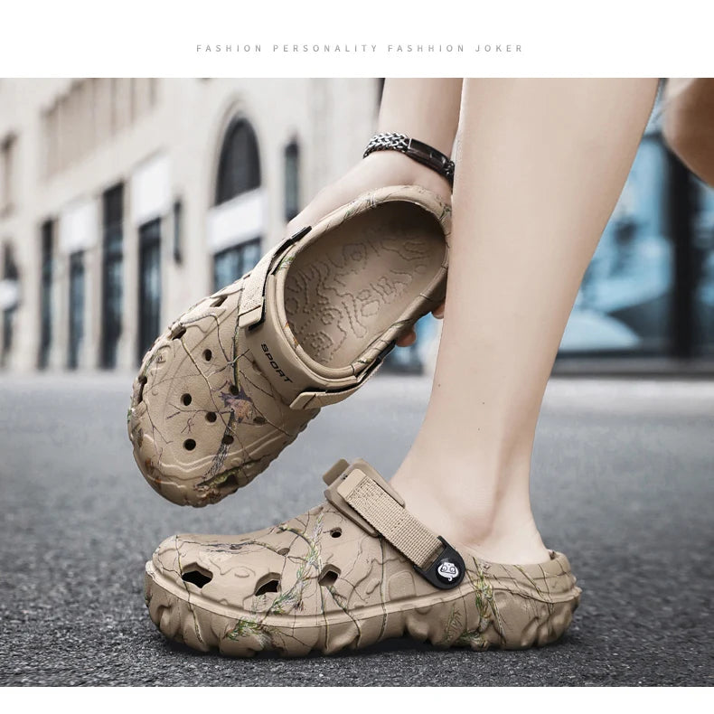 New Summer Men's Sandals New Home Garden Shoes Comfortable and Lightweight Men Slippers Non-Slip Soft Bottom Flip Flop Sandals