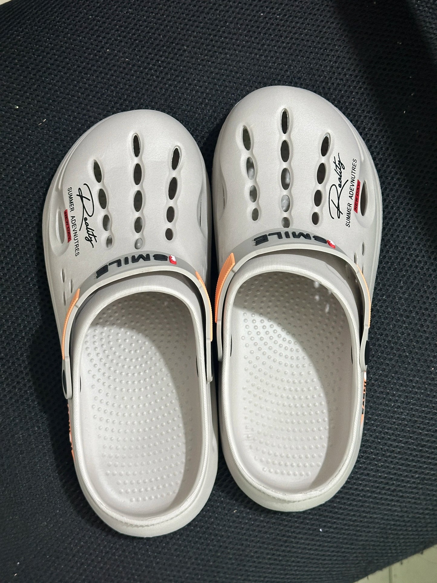Men's Slippers EVA Hole Mens Mules Non-Slip Slippers thick Soft Platform Slide Fashion Comfortable Men's Sandals Summer Shoes