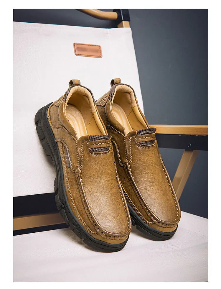 CLOHOOMen's Casual Loafers Handmade Breathable Leather Shoes with Thick Rubber Sole Comfortable Footwear Classic Hand Sewn Seams