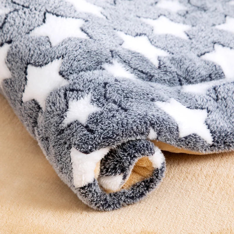 Pet sleeping mat dog bed cat bed soft fur thickened blanket pad velvet household washable warm footprint star pattern blanket